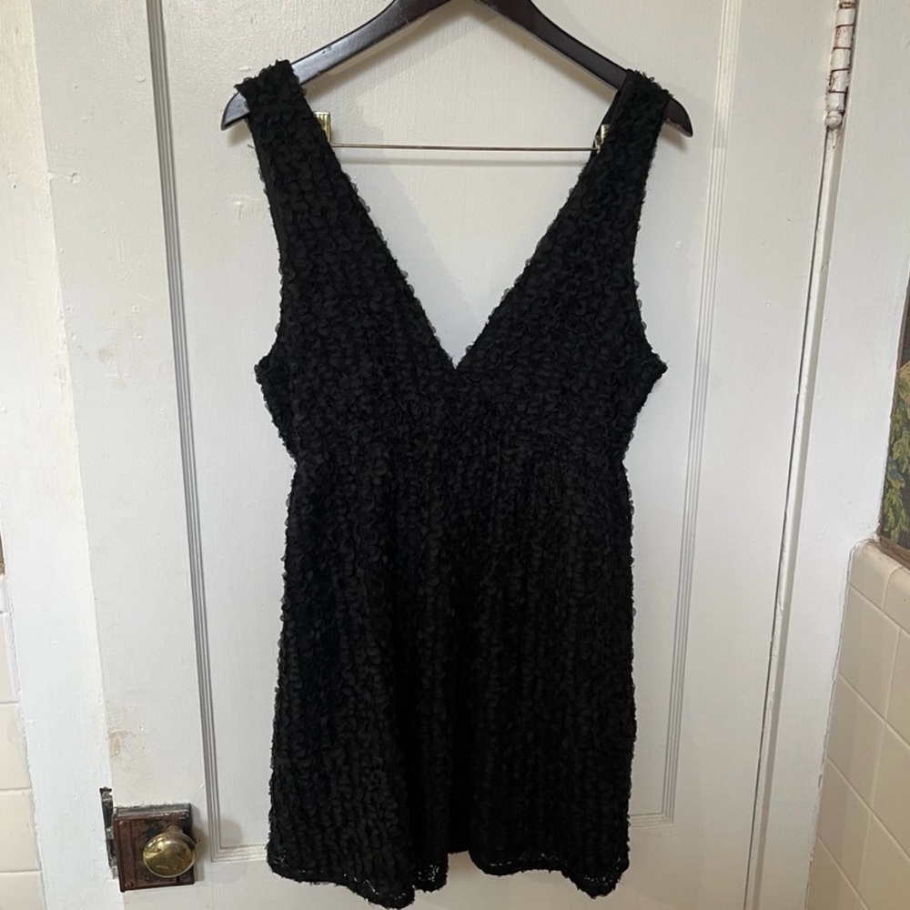Le Lis Black Textured Dress. The Perfect Little Black Dress Size L EUC